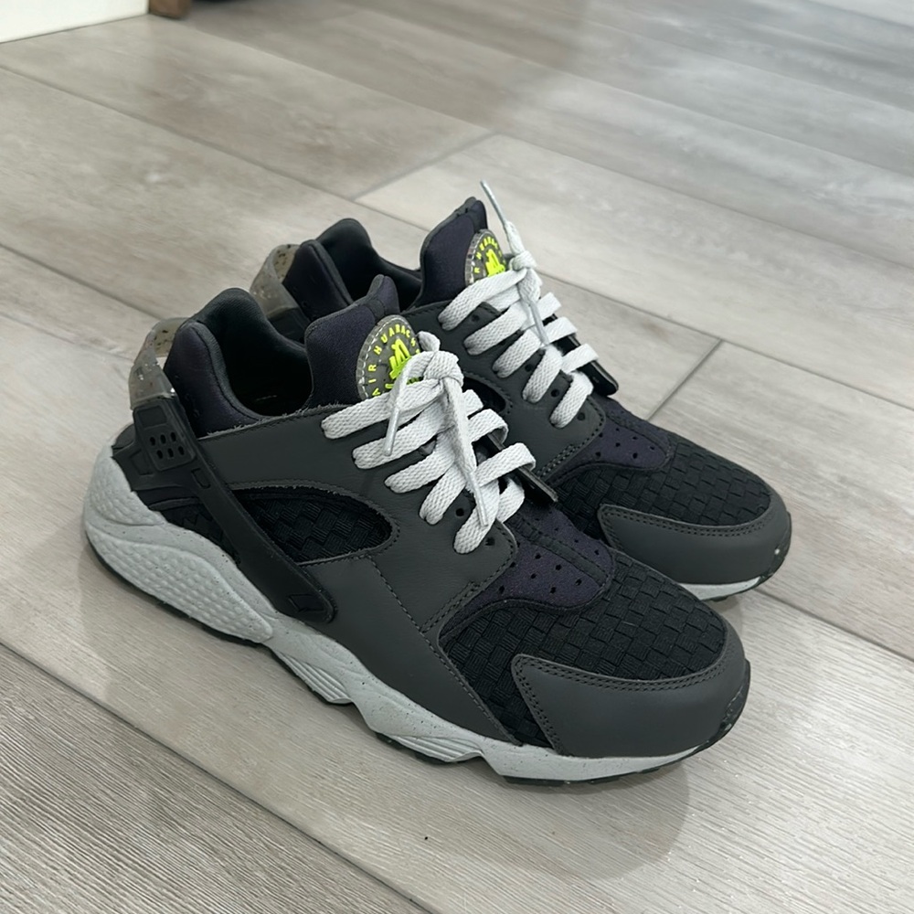 Nike- Air Huarache Crater Premium- MENS